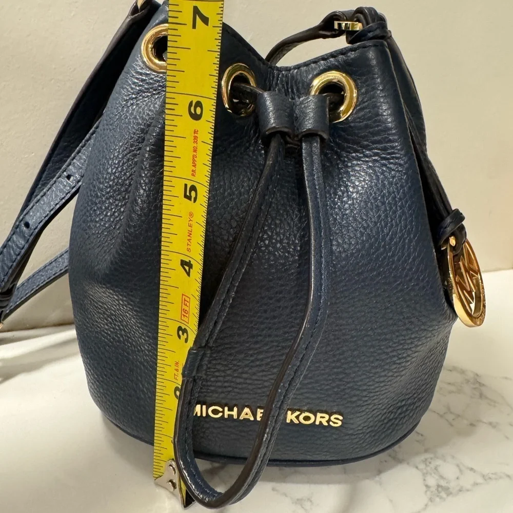Michael Kors Jules Smartphone Drawstring Bag Navy